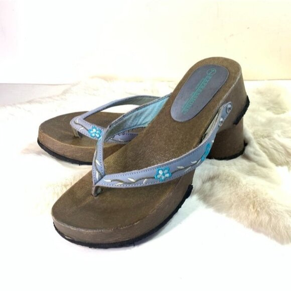 Vintage Shoes - Vintage Y2K Chunky T-Strap Sandal Clog Embroidered Periwinkle Strap Size 7